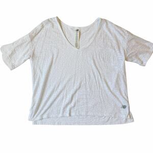 New Balance White Workout Short Sleeve T-shirt Geometric Patterns Women's Medium